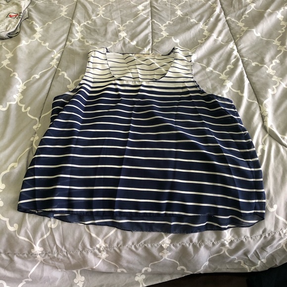 Sleeveless top - Picture 1 of 5